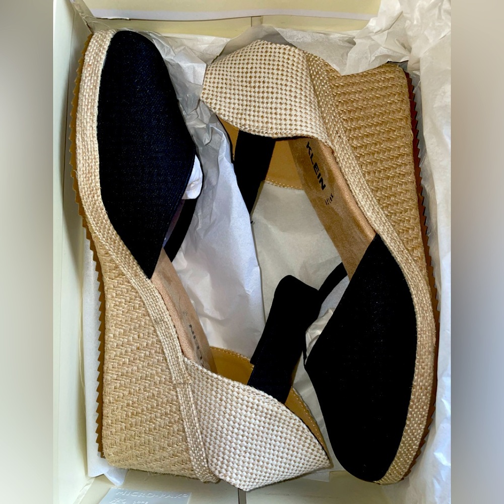 Anne Klein Black and Tan Espadrille Wedges New size 10